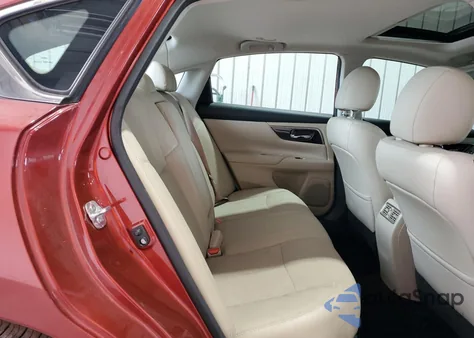 2015 Nissan Altima 2.5 из США, поврежденный, VIN 1N4AL3AP3FC596260